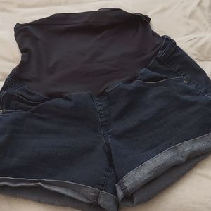 Maternity shorts